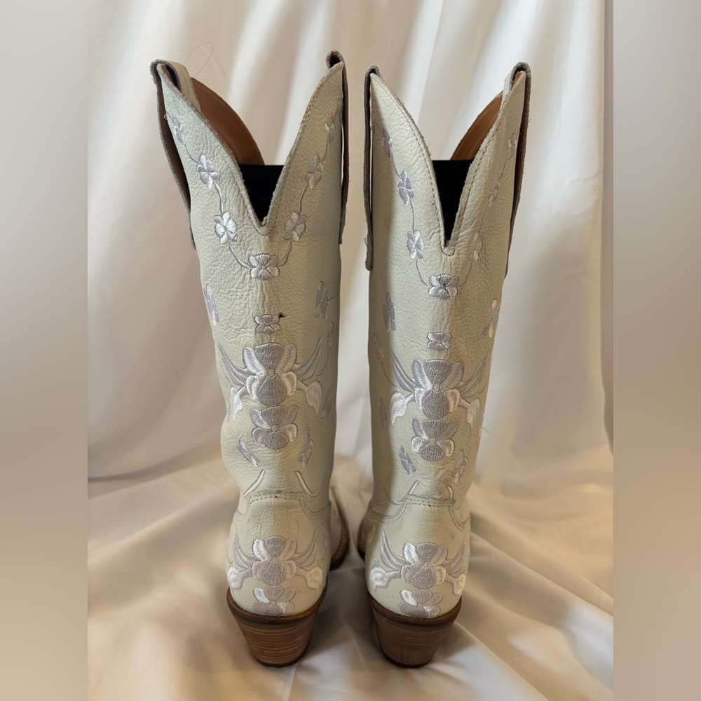 Dingo White Embroidered Western Heeled Boots - Picture 9 of 14